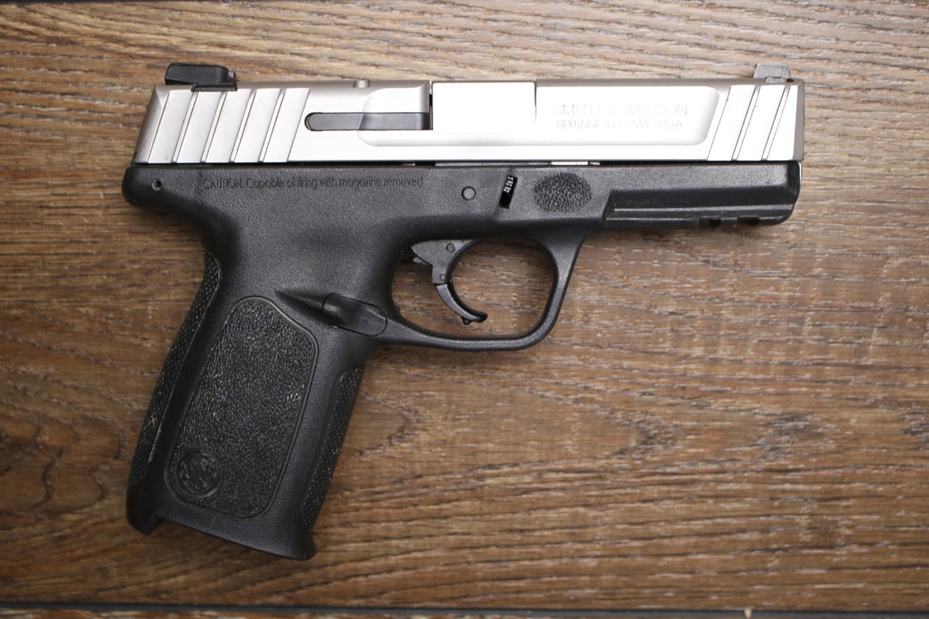 SMITH AND WESSON SD9VE 9mm Police Trade-in Pistol (Magazine Not Included)